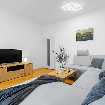 Polarna Escape With Balcony براتسيلافا