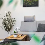 Polarna Escape With Balcony * Bratislava